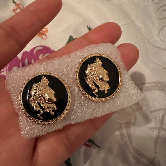 News - Picture 2 of 3